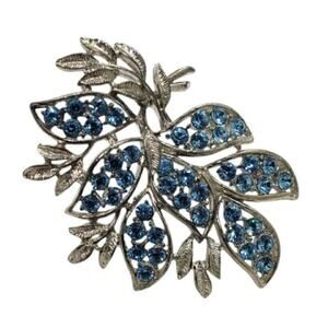 Vintage Brooch Silver Flower Blue Rhinestone Textured Leaves Pierced Sparkle Big